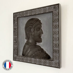 Syrus le Grand Bas-Relief en Marbre artificiel noir 40x40 – Image 2