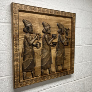 Tribu Assyrien Sclupté en bois 65x65 – Image 2
