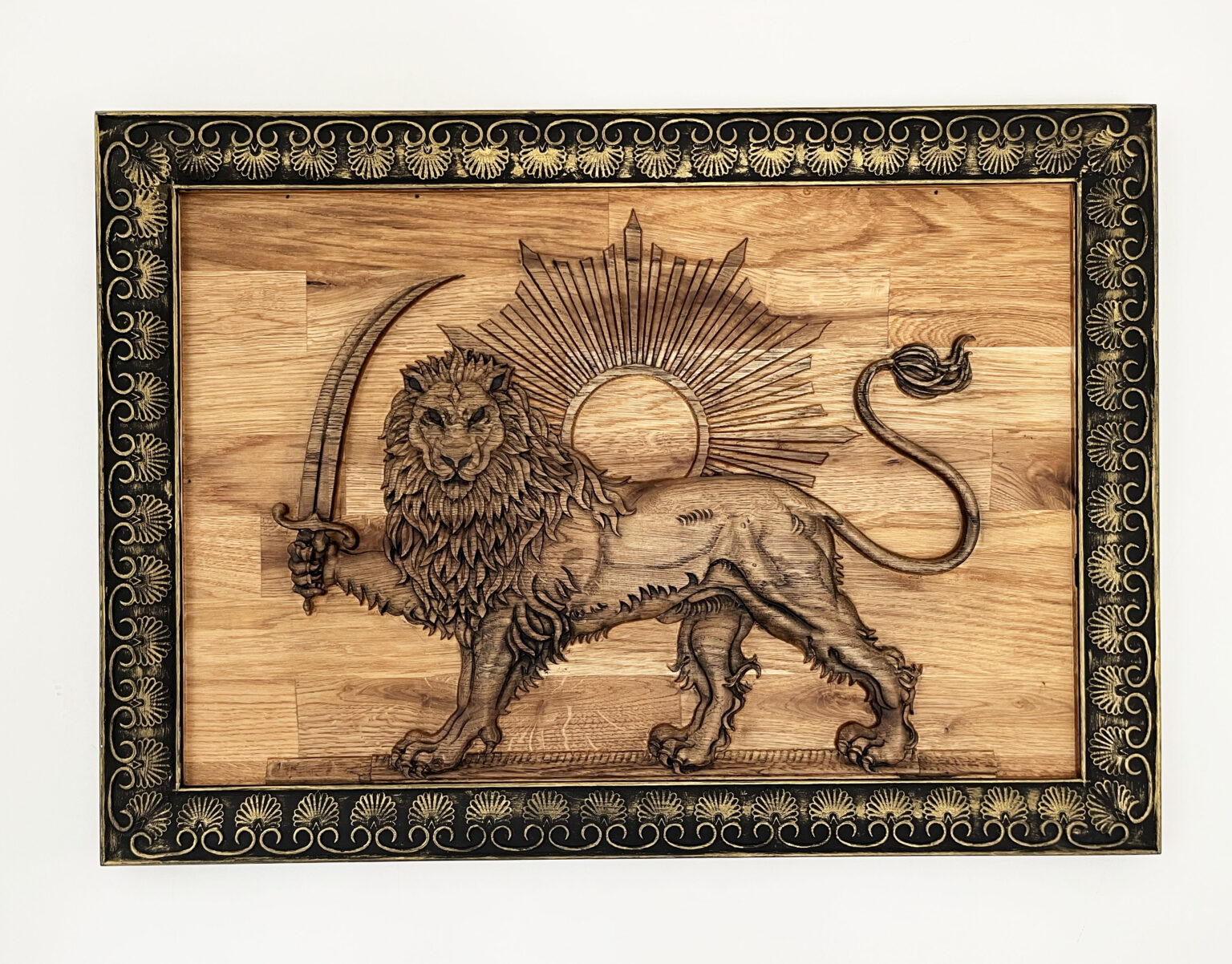 Le Lion et du Soliel Sclupté en bois 80x56