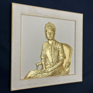 Bas relief de Shahbanou Farah Pahlavi en Marbre 40x40 – Image 1