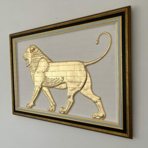 Lion du Palais de Darius Sclupté en Marbre Doré 70x52 – Image 3